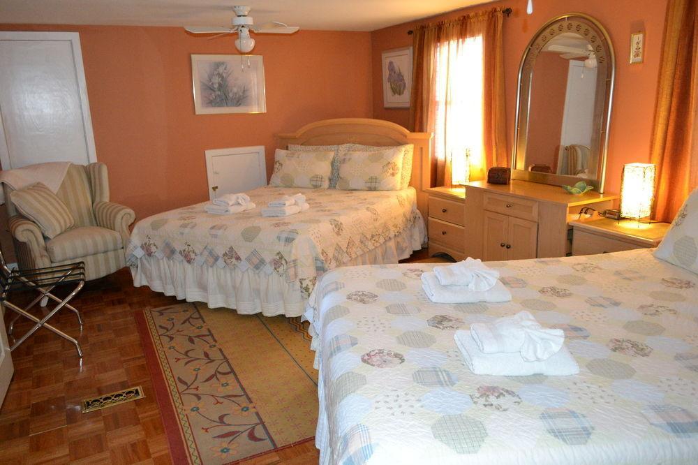 Williams Gate Bed & Breakfast Private Suites Ниагара-он-те-Лейк Экстерьер фото